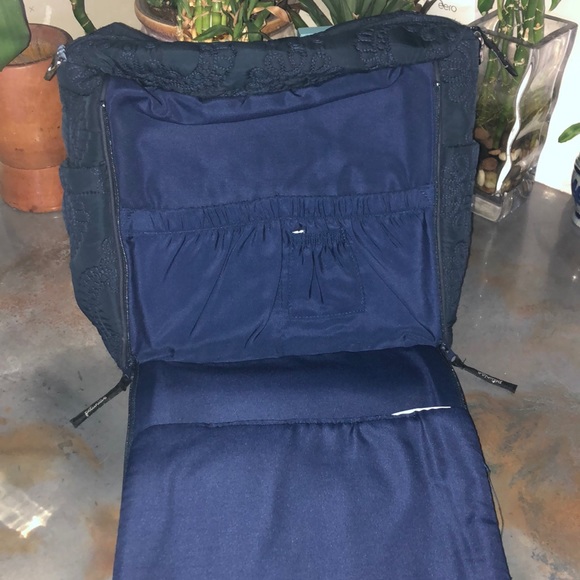 Great Bag for more than just Diapers! - Picture 5 of 7